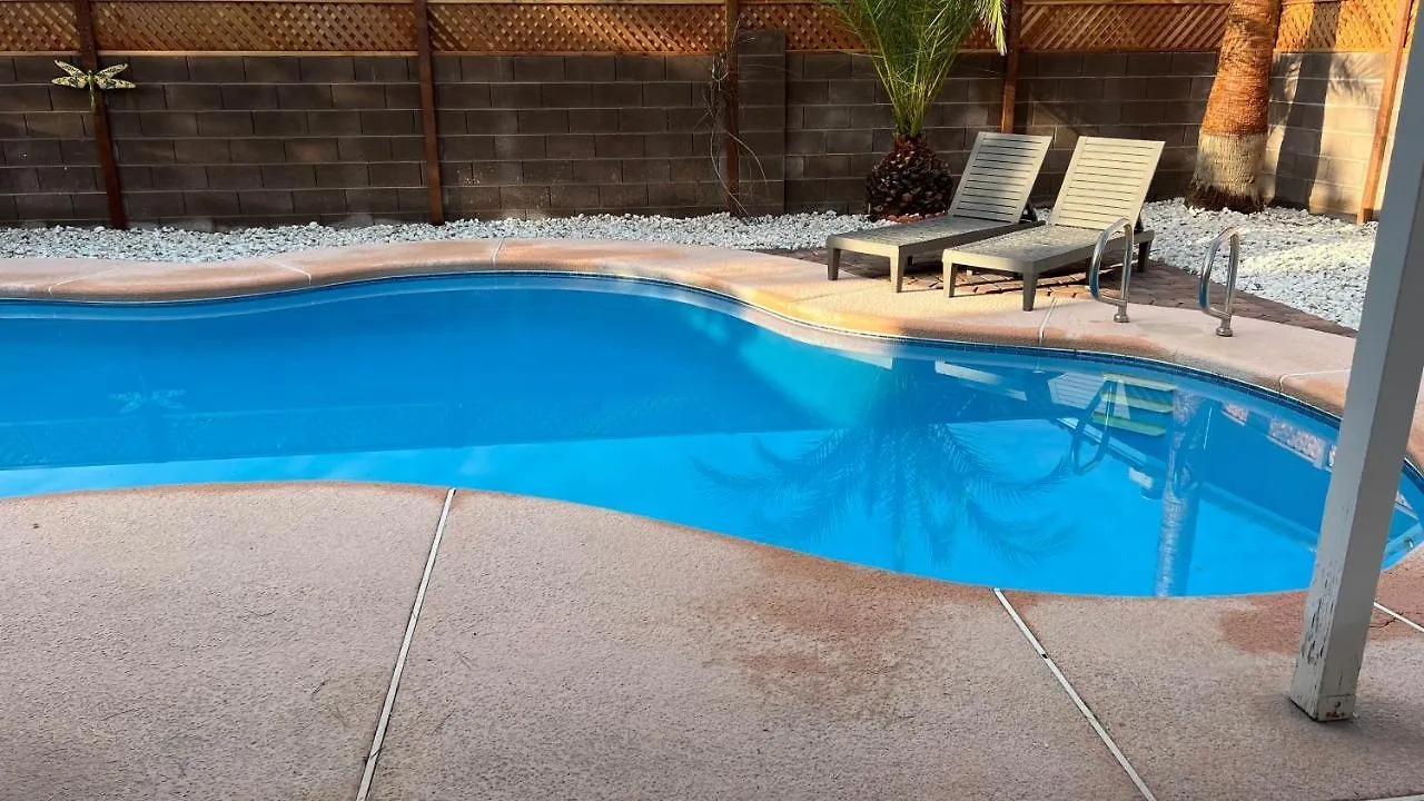 Vila Large Pool & Patio Cozy Single Story Family House Las Vegas