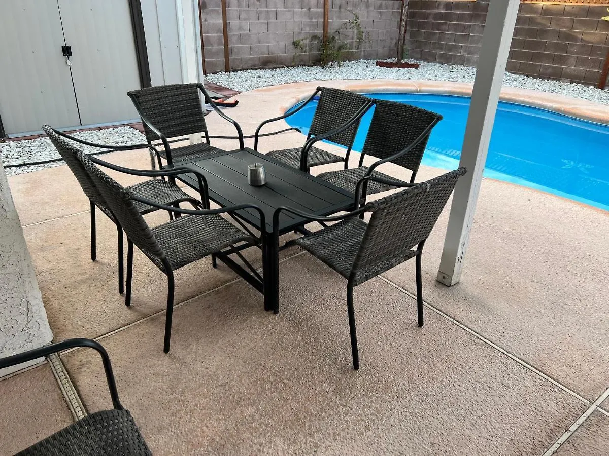 Vila Large Pool & Patio Cozy Single Story Family House Las Vegas
